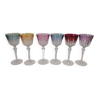 Verres à pied colorées