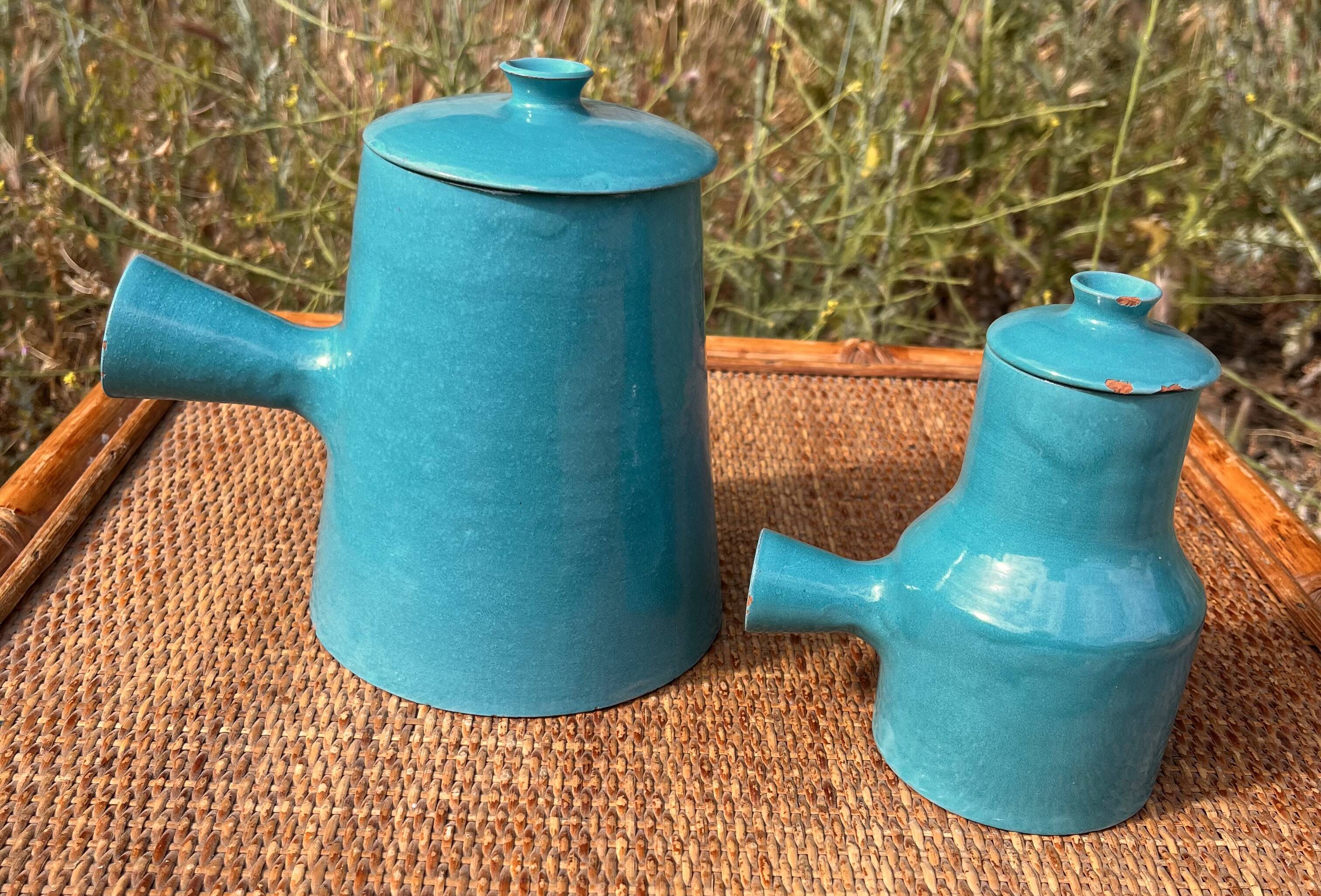 Lot de 2 pichets couverts bleu ciel de Charles Voltz 1960 Vallauris
