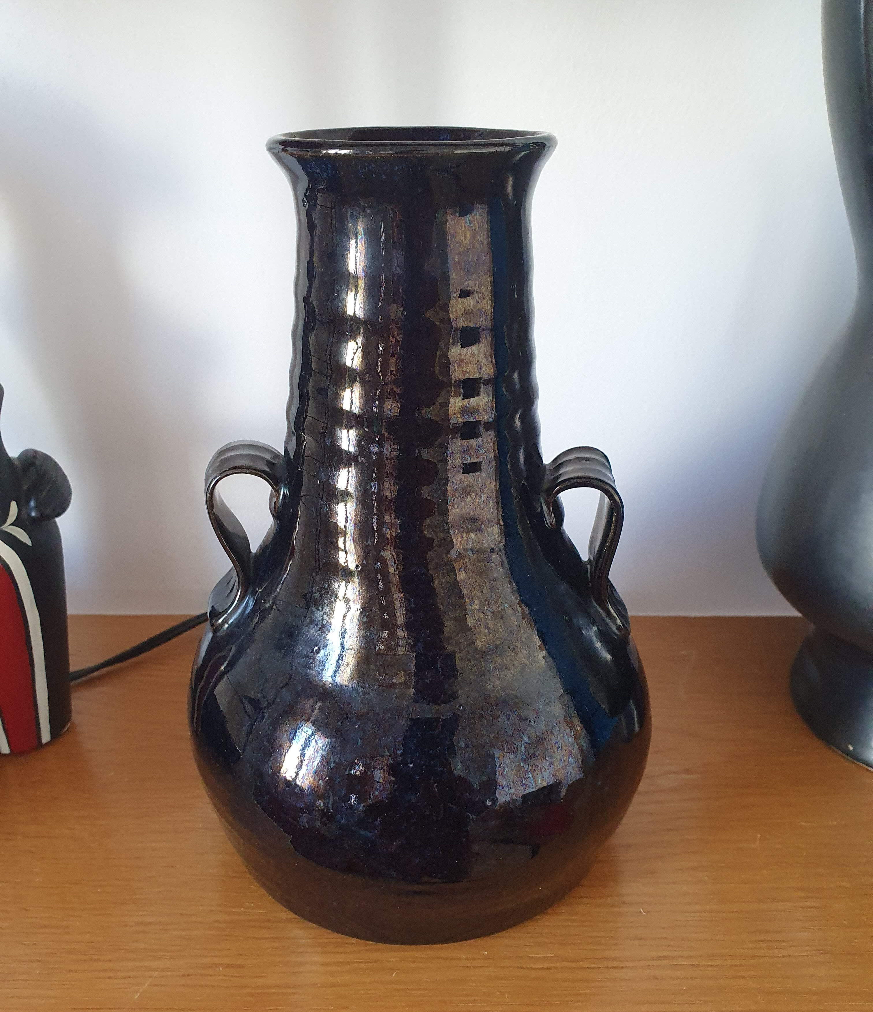Ceramic vase by Tammi Starck