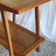 Table d'appoint moderniste en bois massif - années 50/60