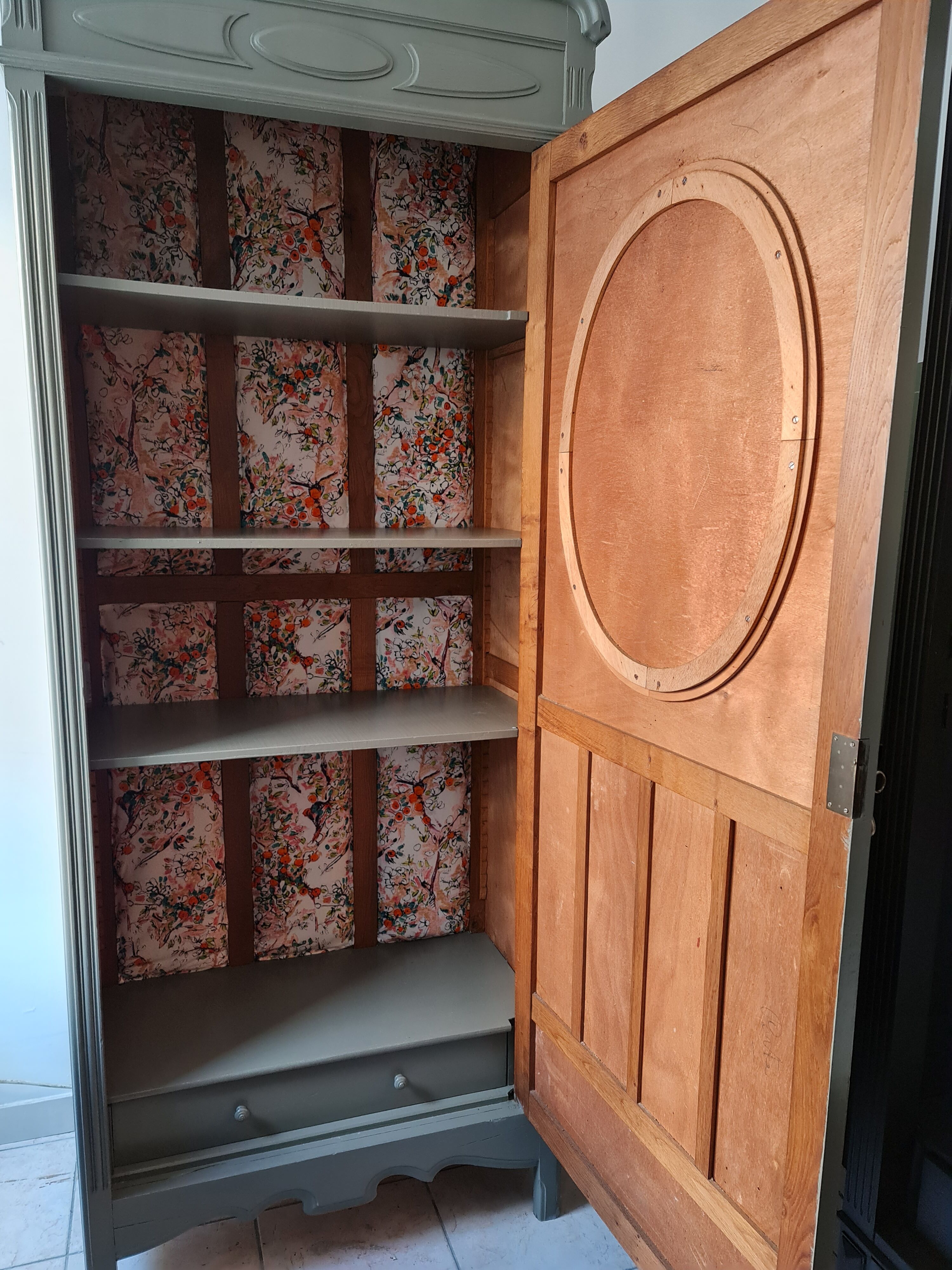 Raw wood lichen cabinet and apple dpie fabrics