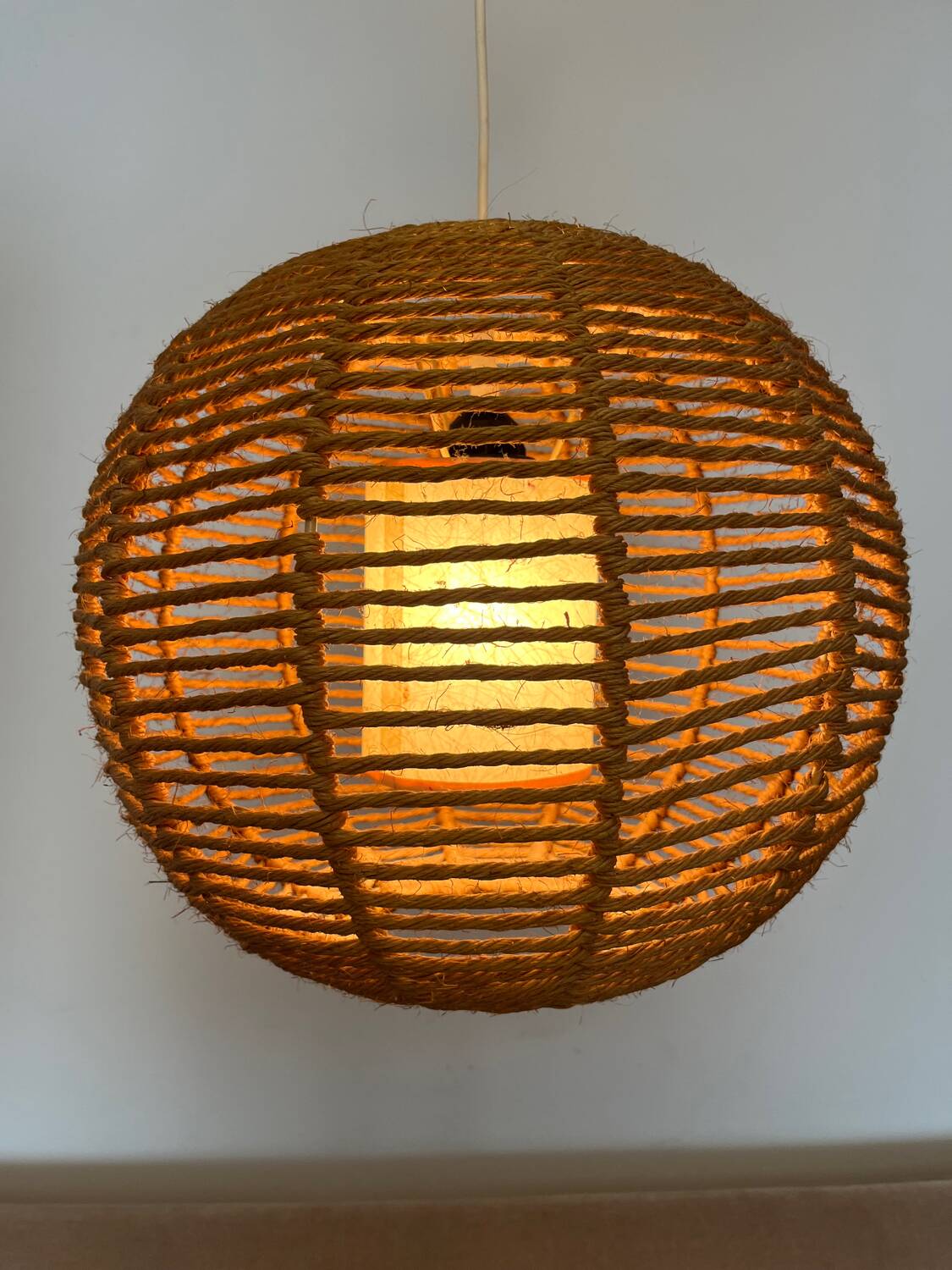Suspension sphere cord 1970s organic style