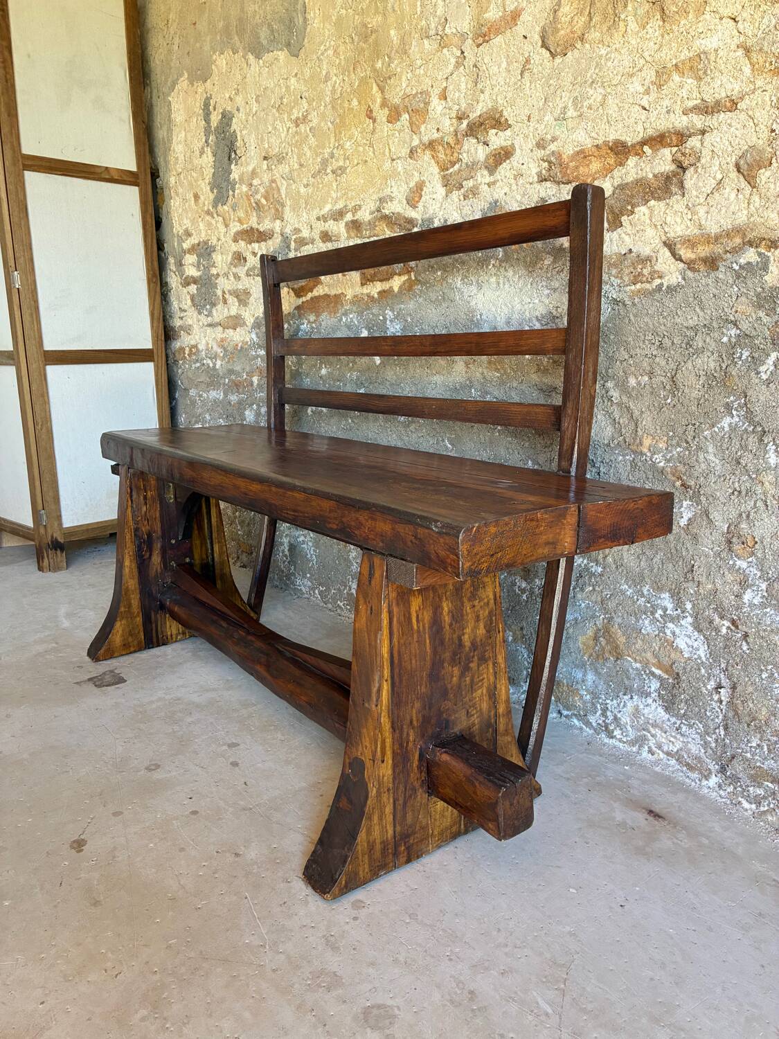 Rustic/brutalised entrance bench