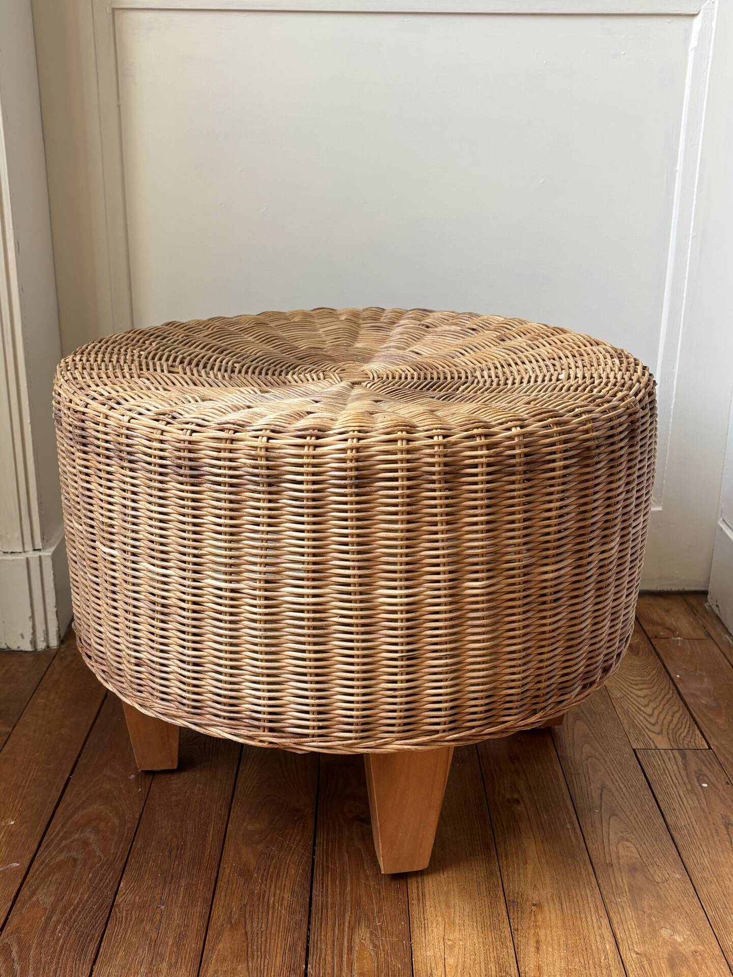 Tabouret en rotin