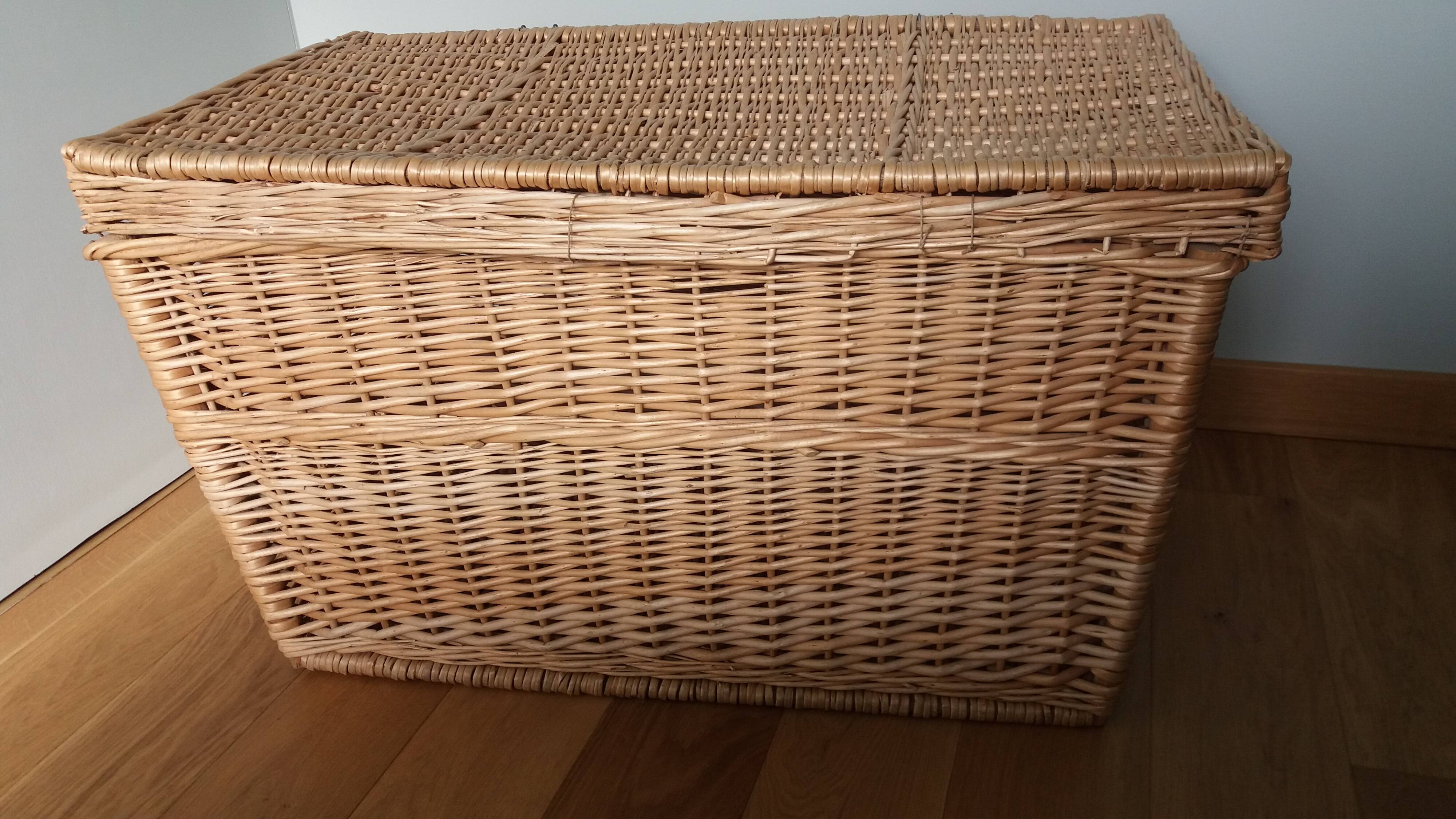 Wicker crate, very large basket