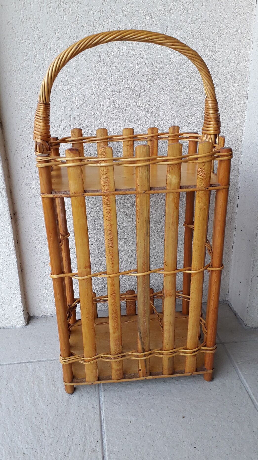 Rattan bottle bar