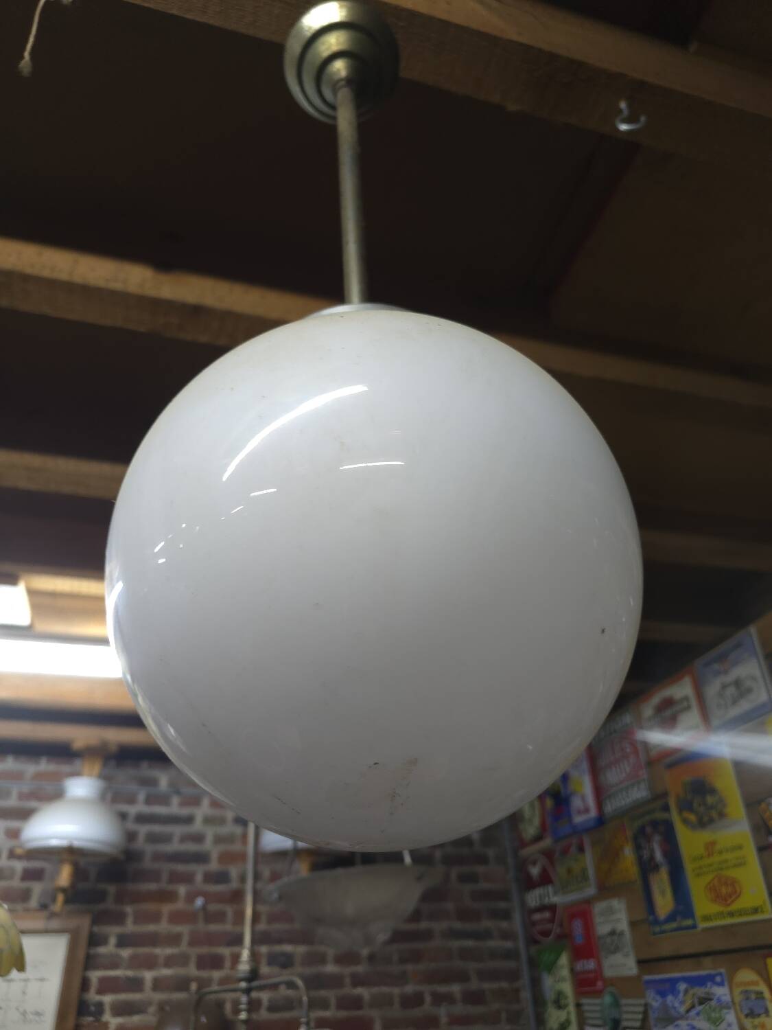 Pendant lamp with opaline ball