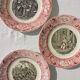 Lot de 3 assiettes parlantes Jeanne d'Arc, Porcelaine opaque de Gien