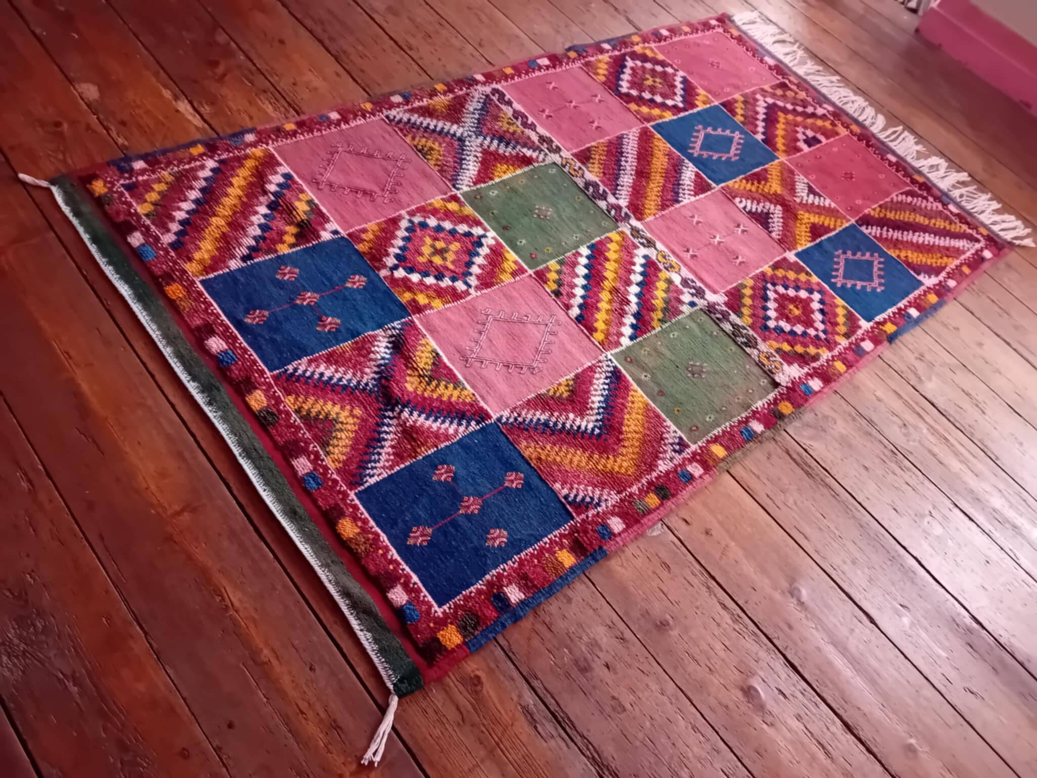 Handmade Berber Taznakht Kilim Rug 213x116cm