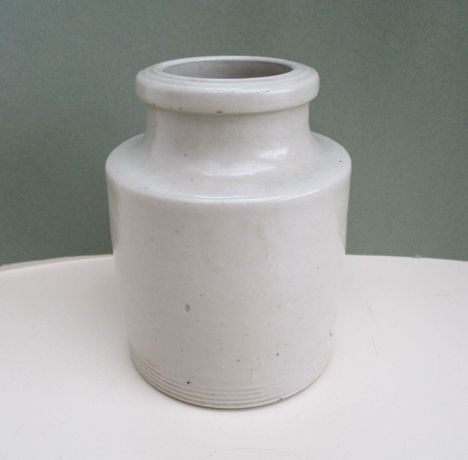 Former Damoy Paris sandstone mustard pot
