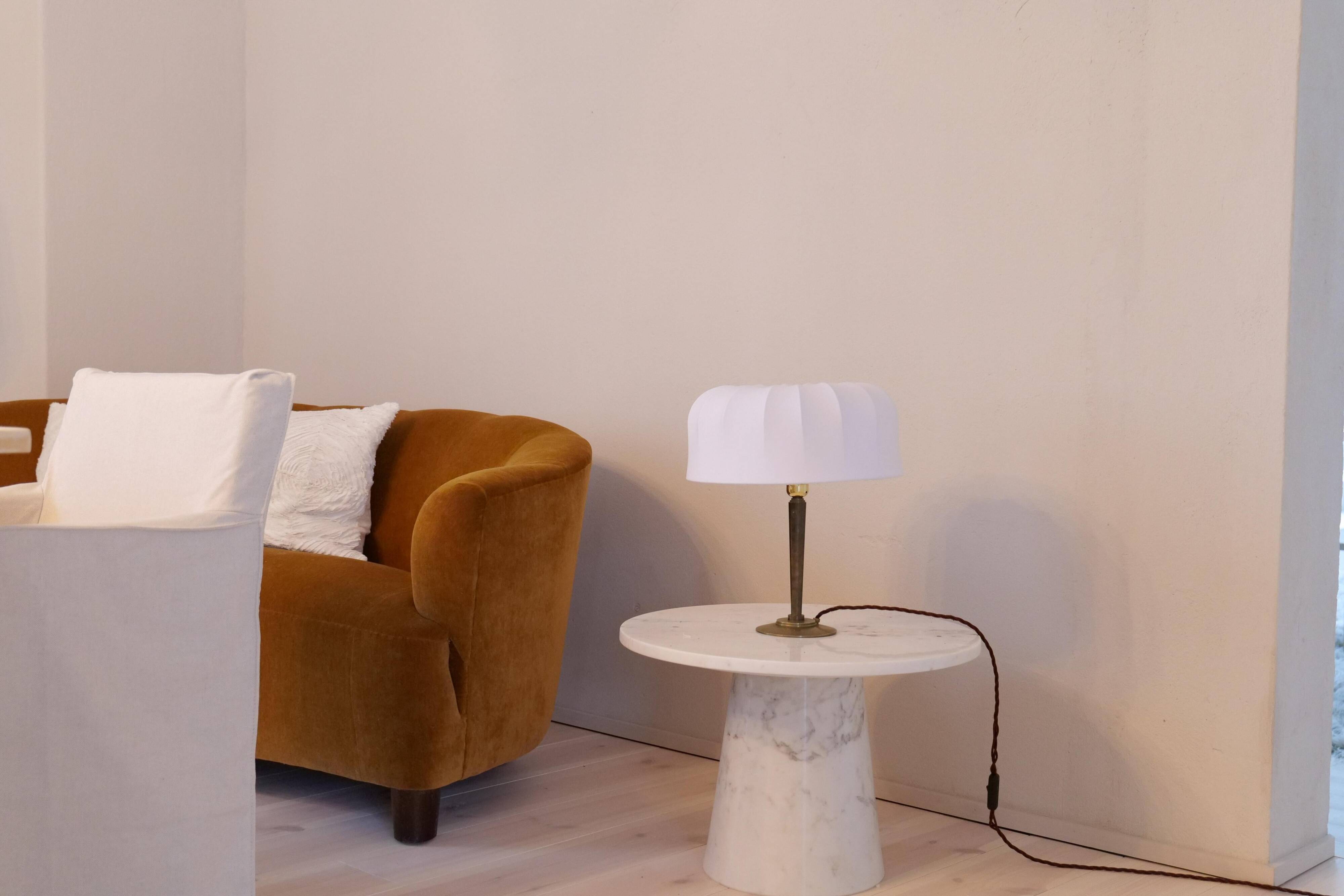 Art Deco bronze table lamp sculpture made in Sweden, 1930s.