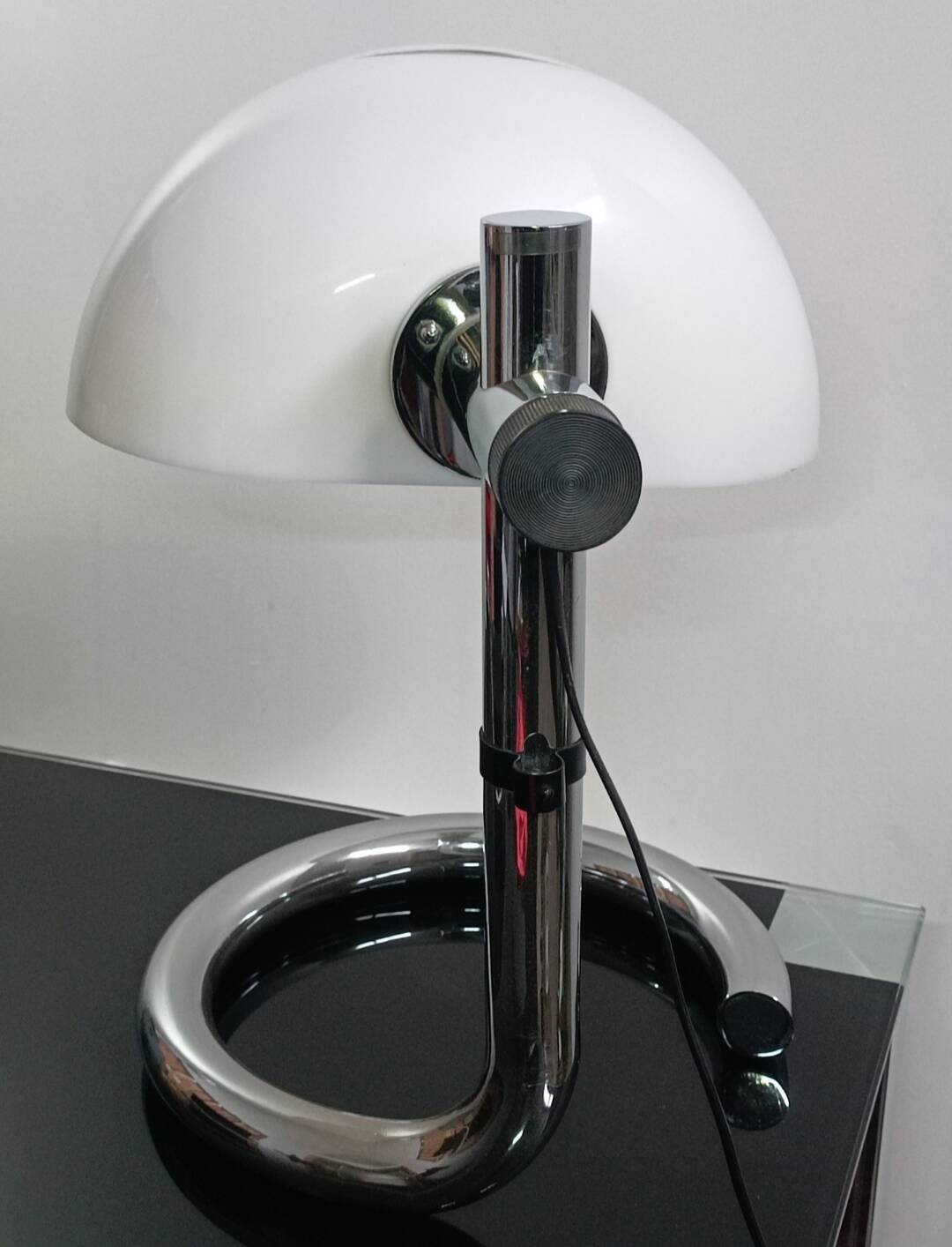 Importante lampe design par Metalarte 1970s