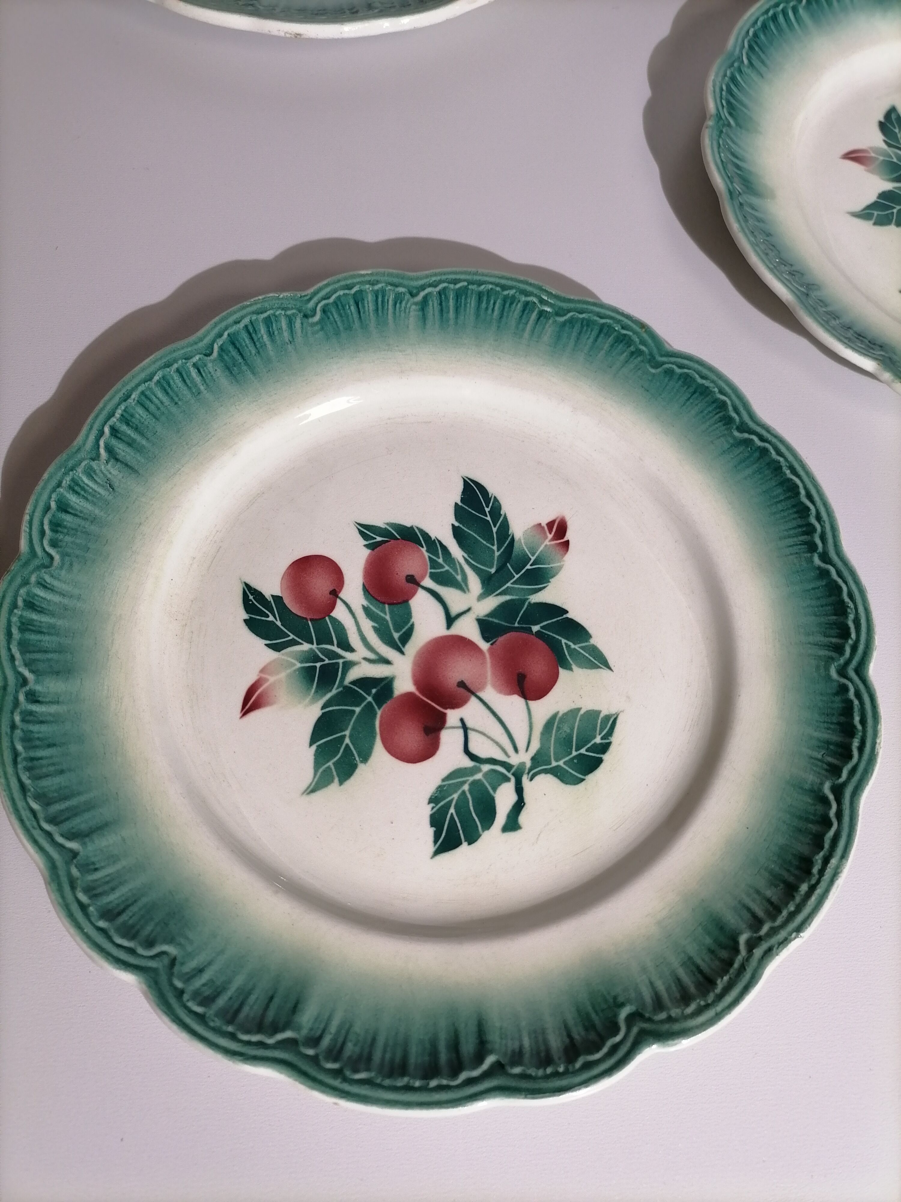 Lot assiettes barbotine