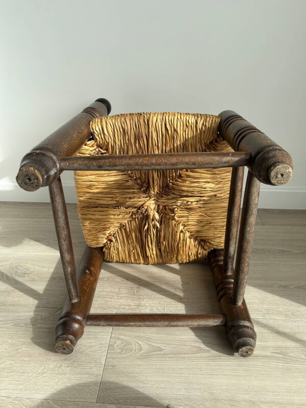 Chaise basse, de cheminée vintage style Charles Dudouyt en bois et paille