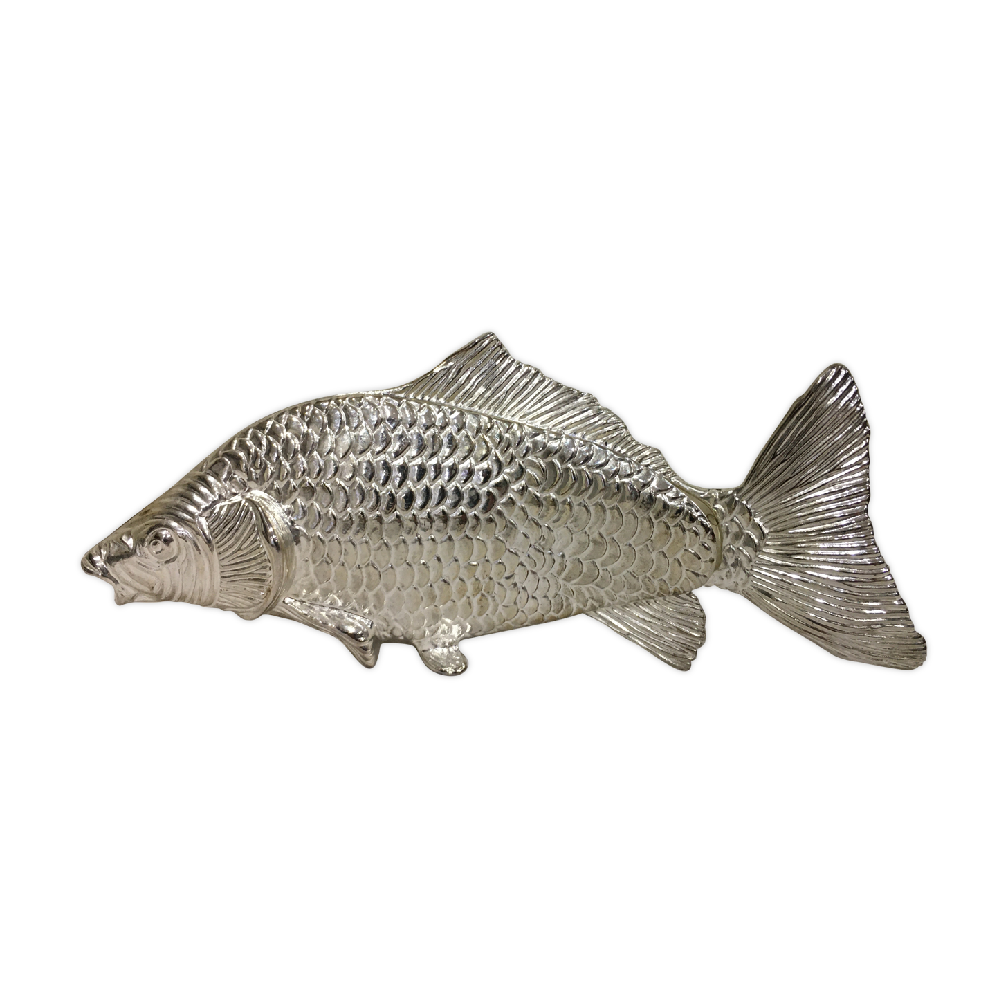 Silver metal fish