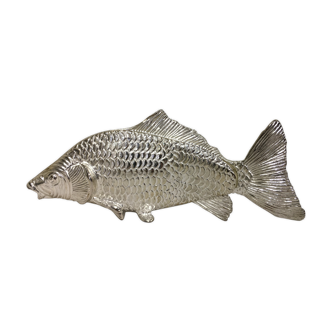 Silver metal fish