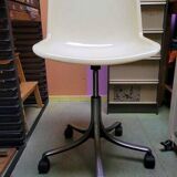 adjustable swivel office armchair