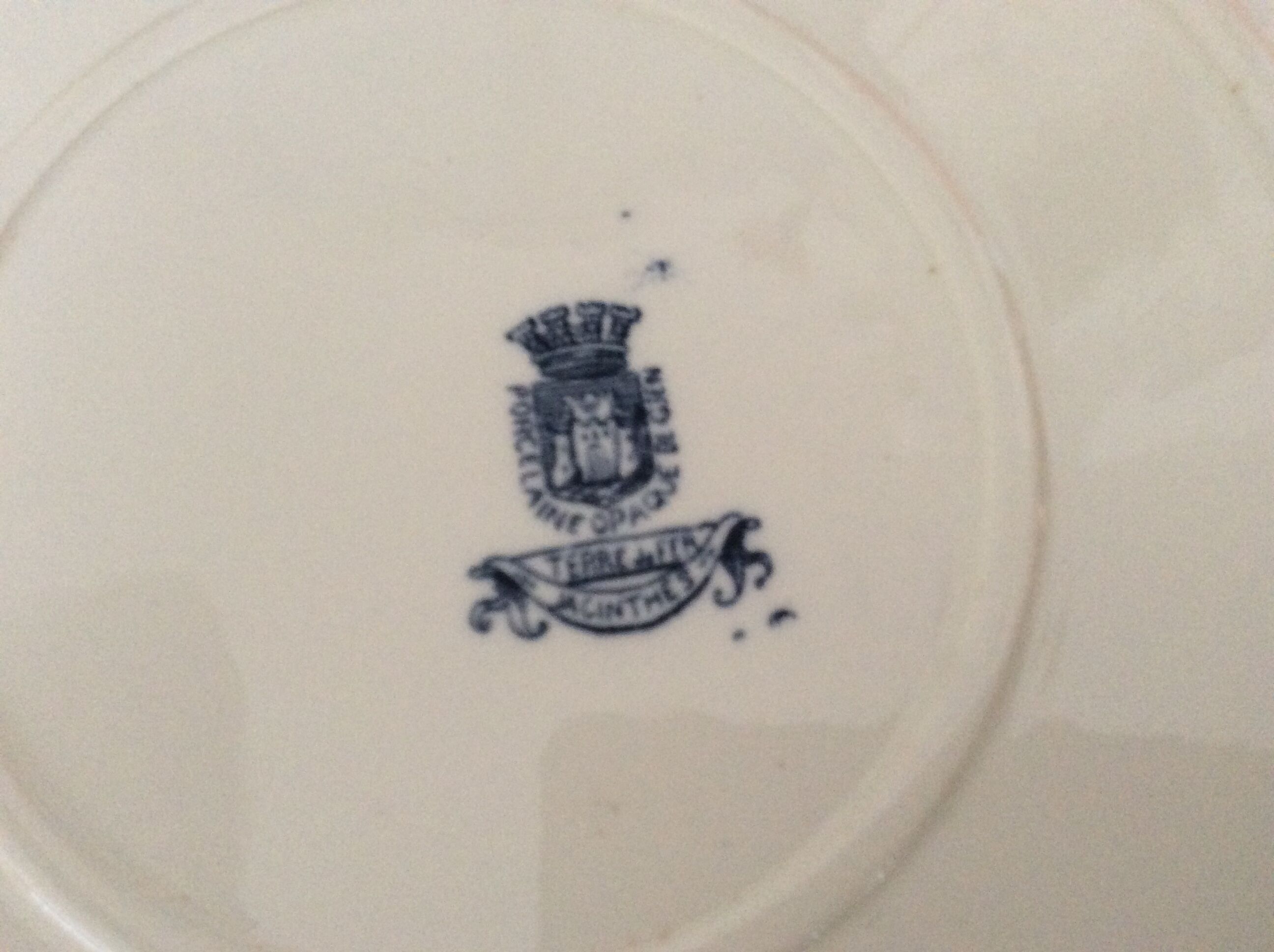 Round dish terre de fer