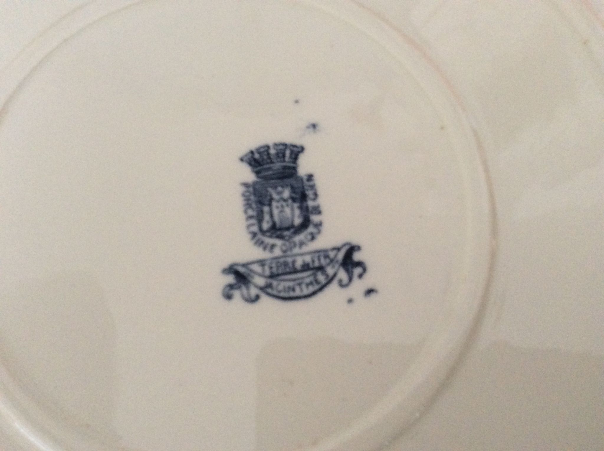 Round dish terre de fer