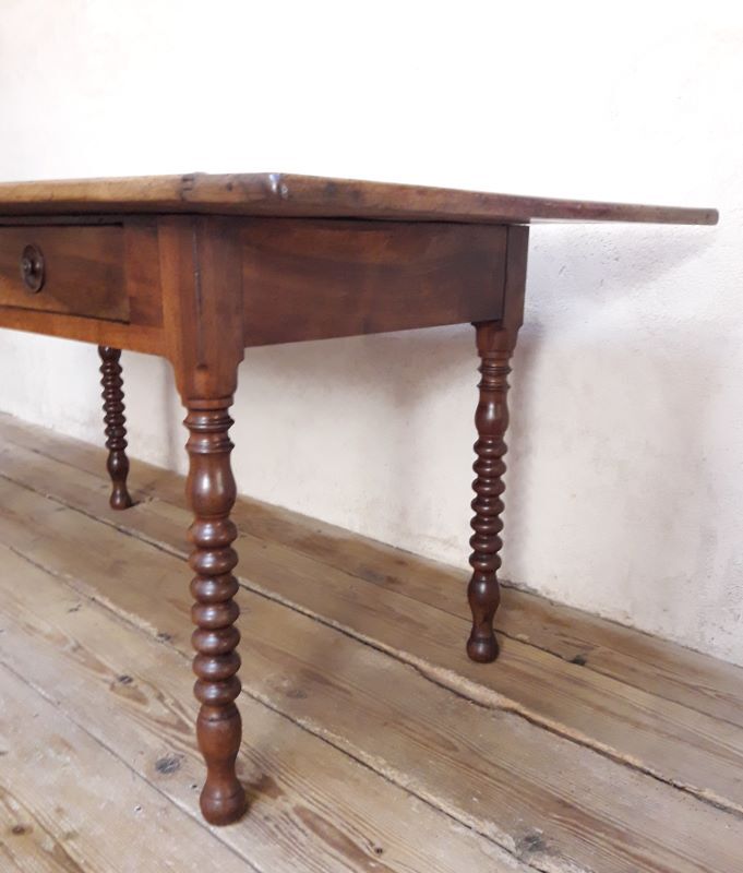 Walnut farmtable, 19th