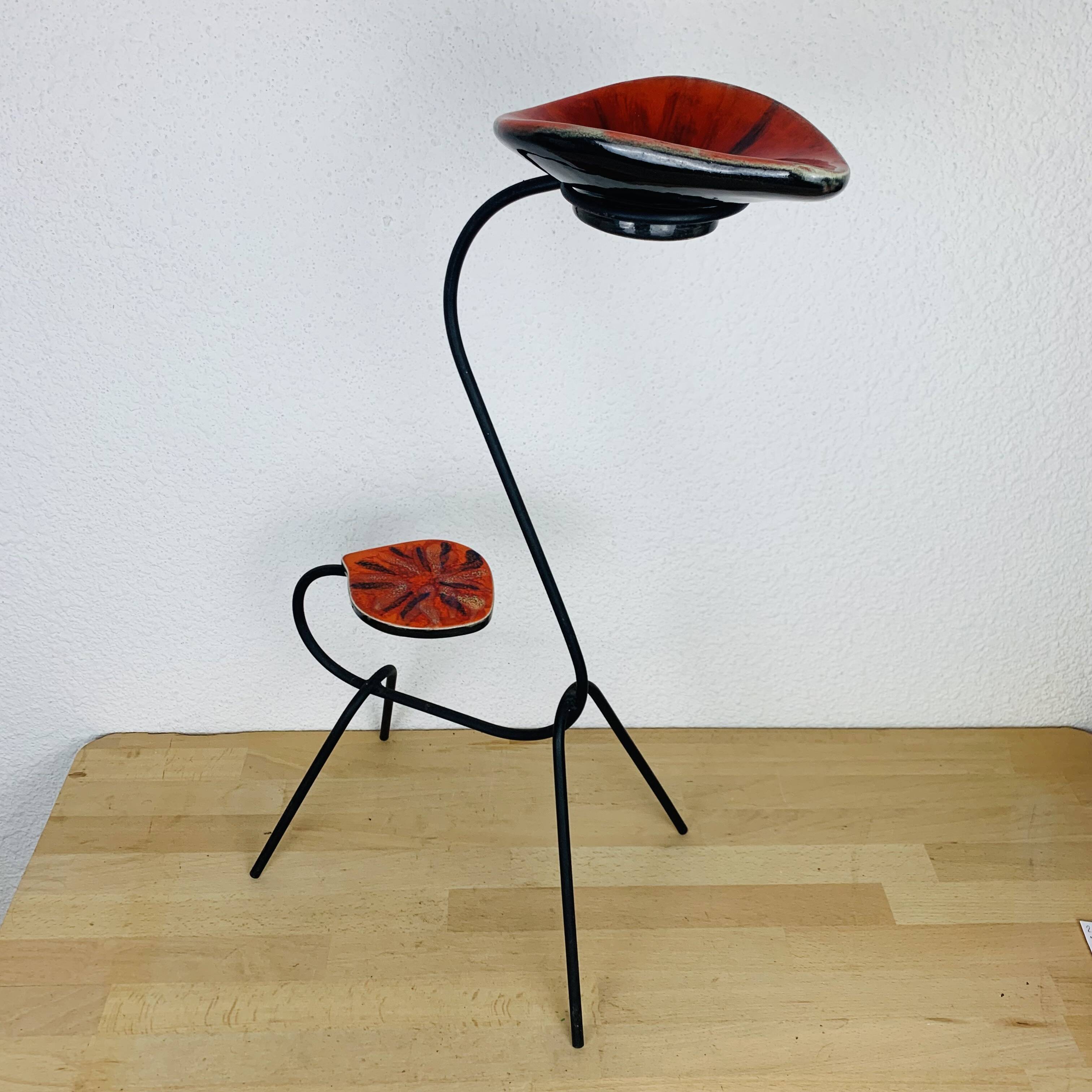 50s ceramic ashtray on stand, empty pocket