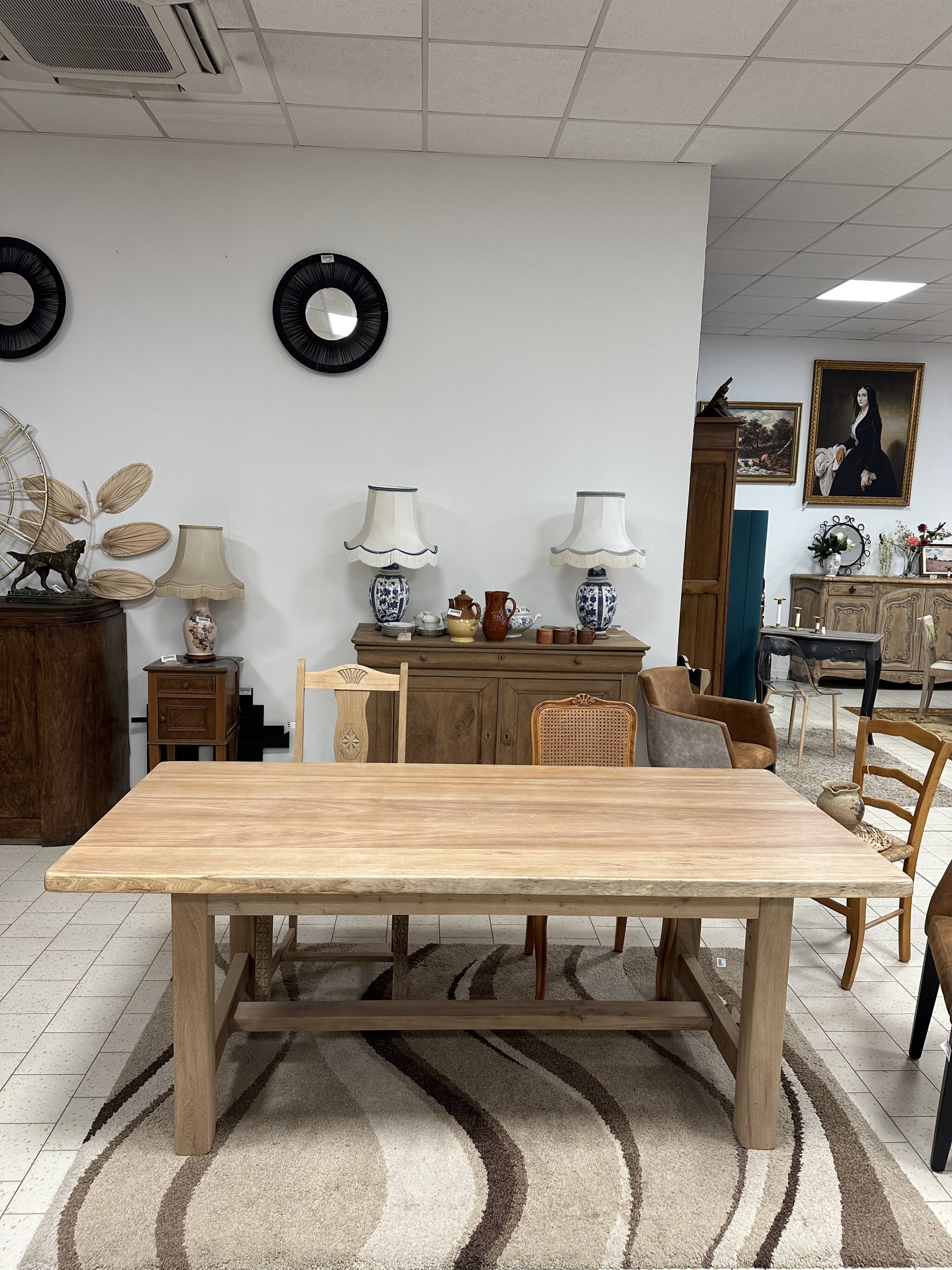 Table de salle à manger en chêne massif