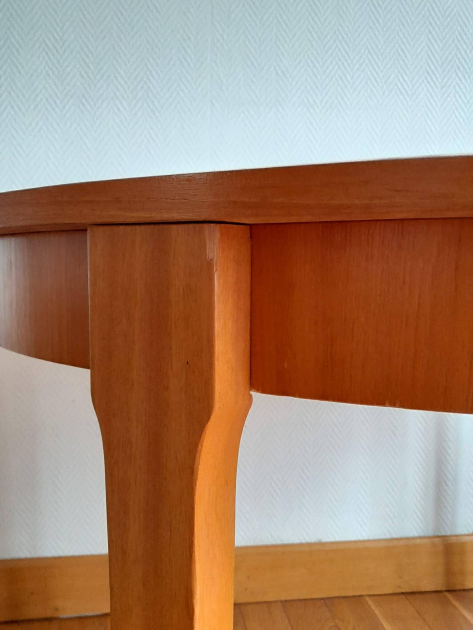 Danish extendable round table 1960