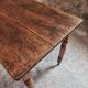 Table française ancienne en noyer – Table de cuisine ou bureau du XIXe siècle avec tiroir (100 × 64 × 74 cm)