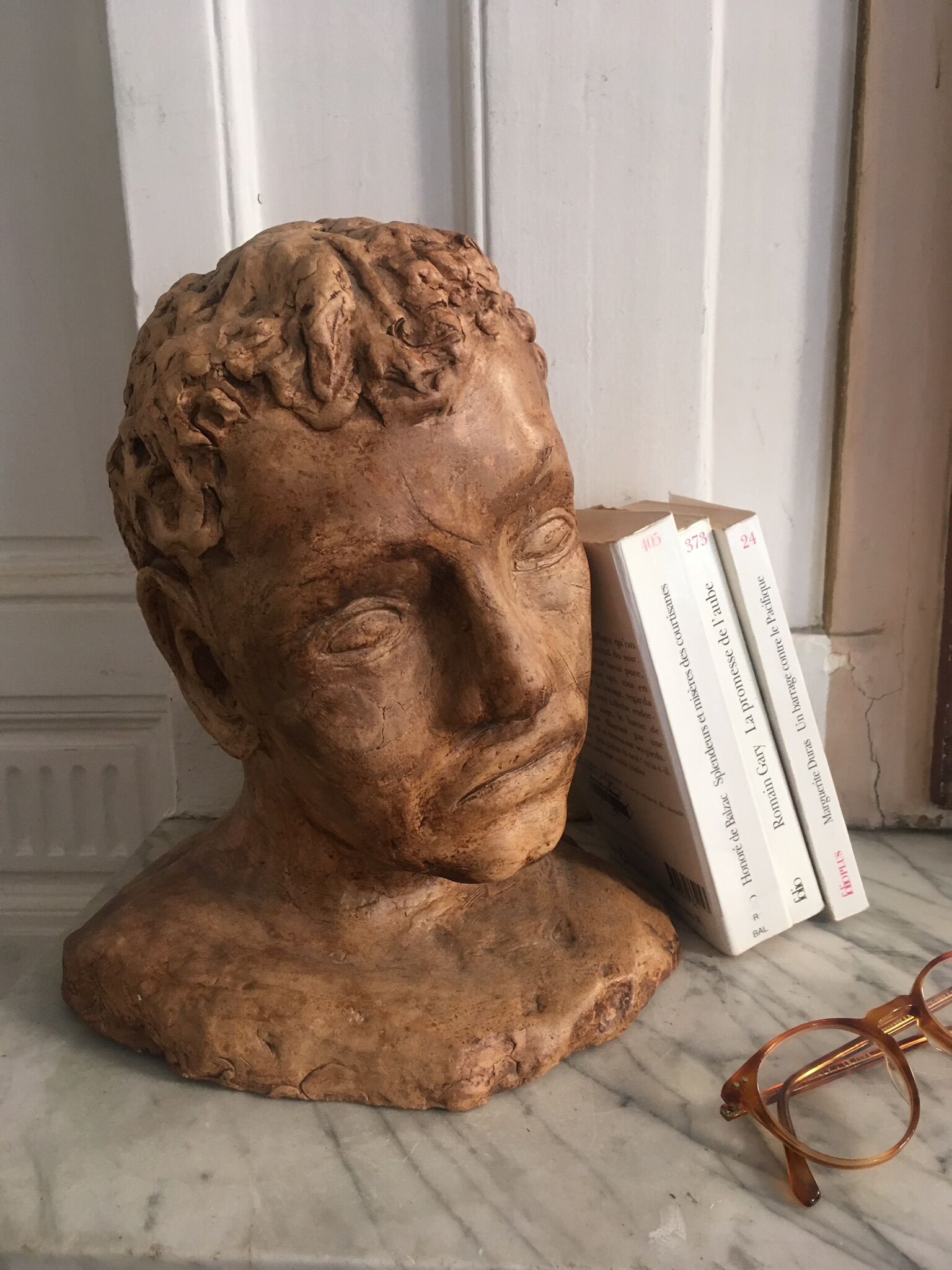 Vintage sculpted head to pose