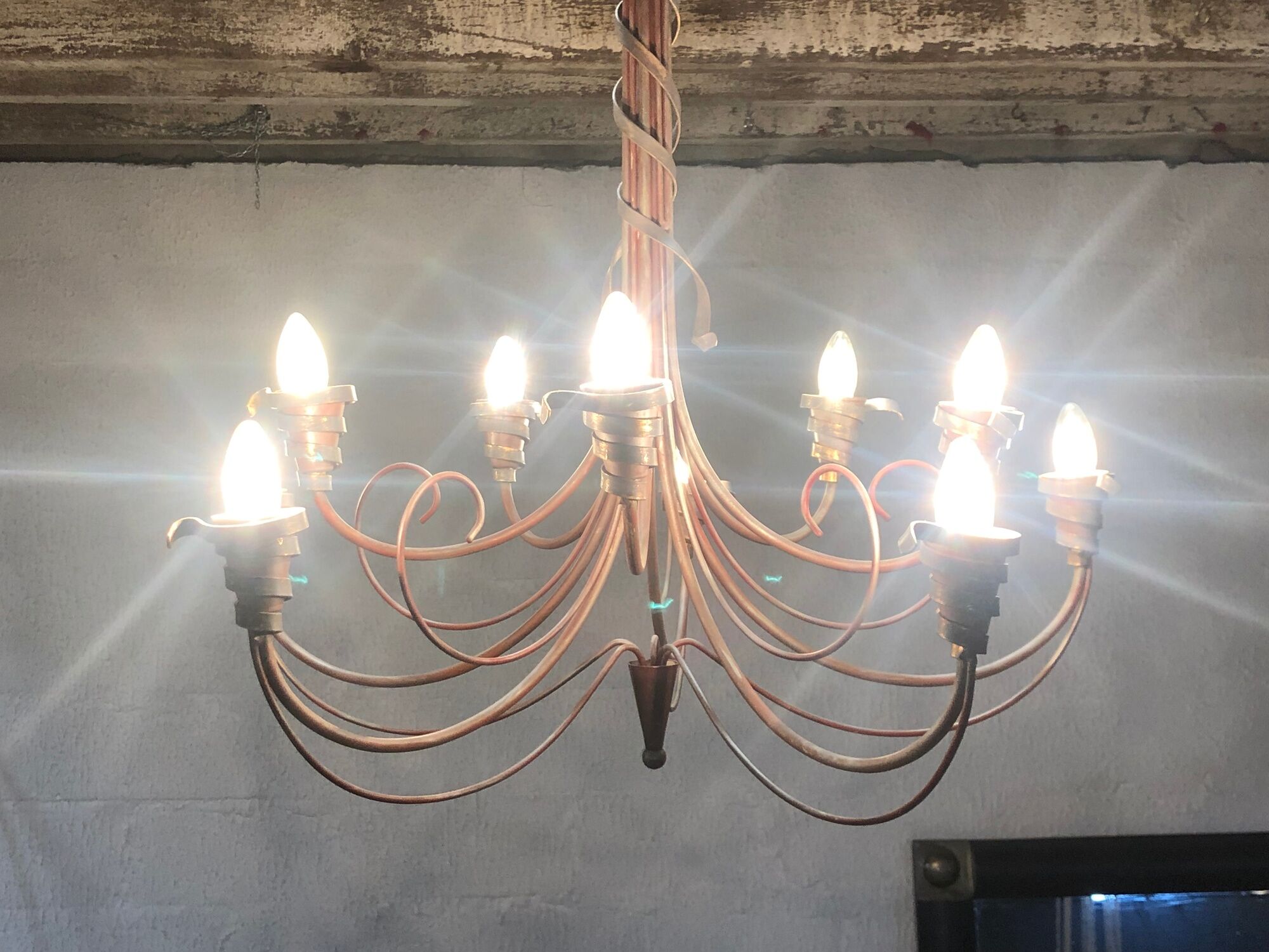 Italian chandelier 10 fires in patinated wrought iron burgundy and gold