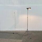 Vintage Italian Sintesi Terra folding floor lamp with tripod by Ernesto Gismondi for Artemide, 1970s.