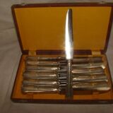 12 table knives with trilobate handles by the brand "G.Vivier"