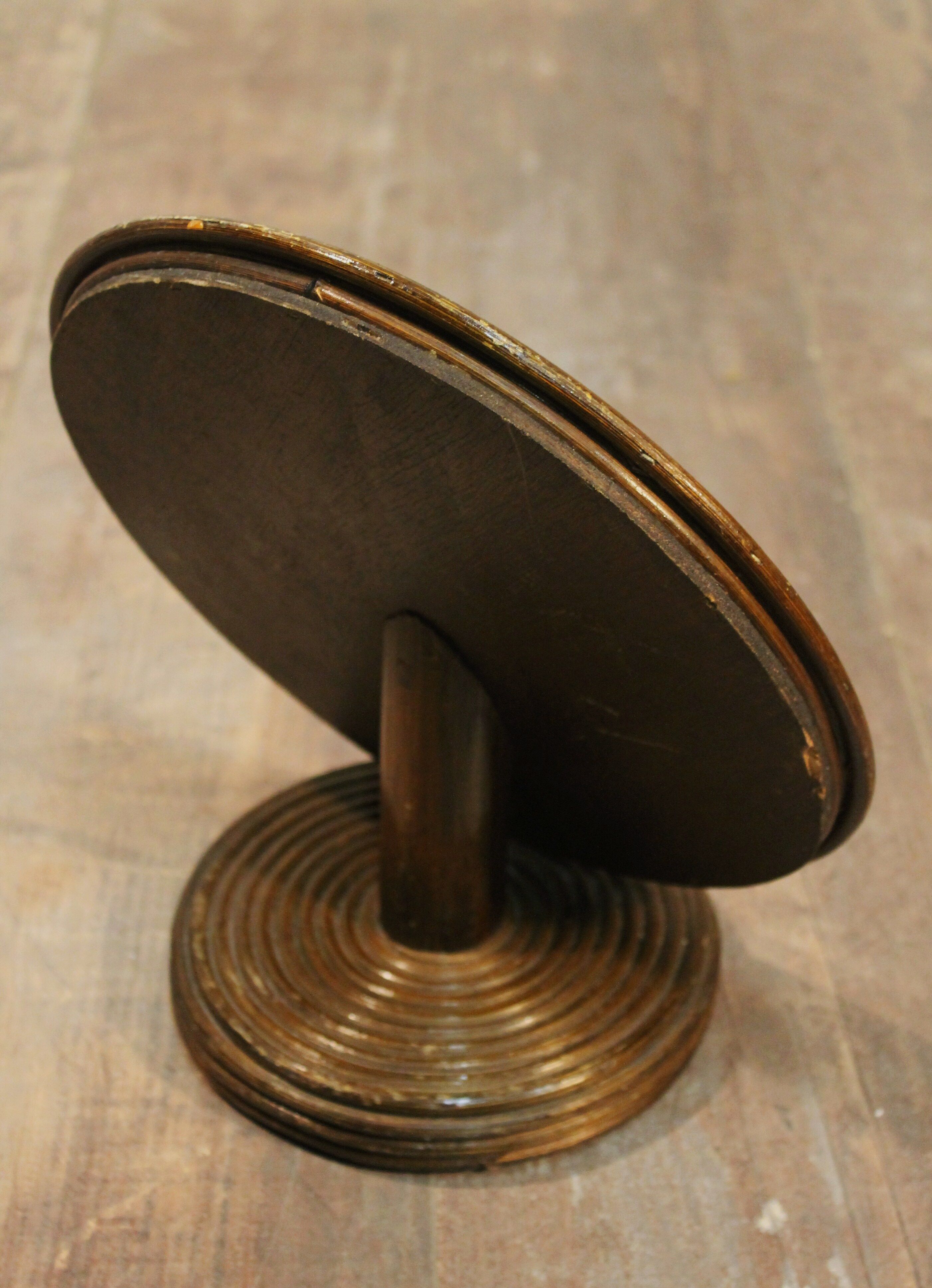 Mirror rattan on foot 60s size 30x29cm