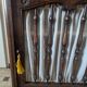 Buffet bas ancien en bois massif