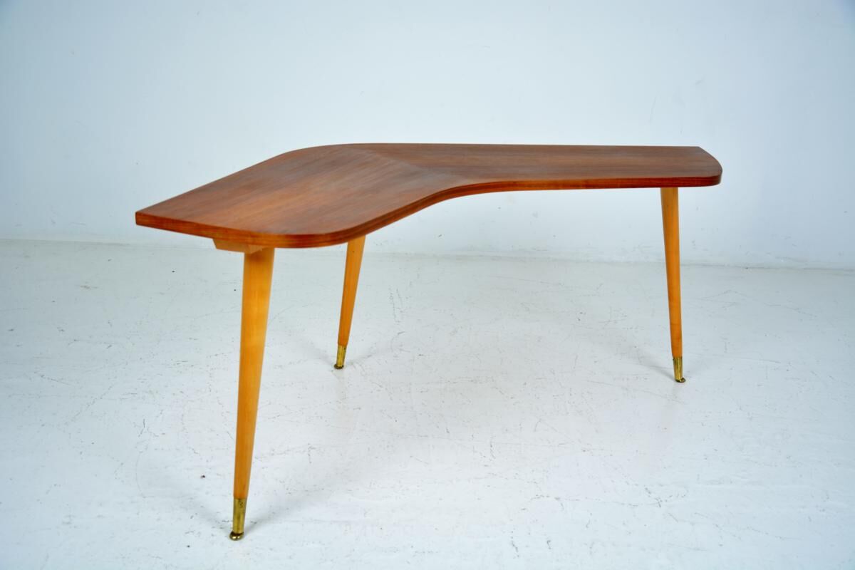 Coffee table 'boomerang' free-form dating back to the 1960s