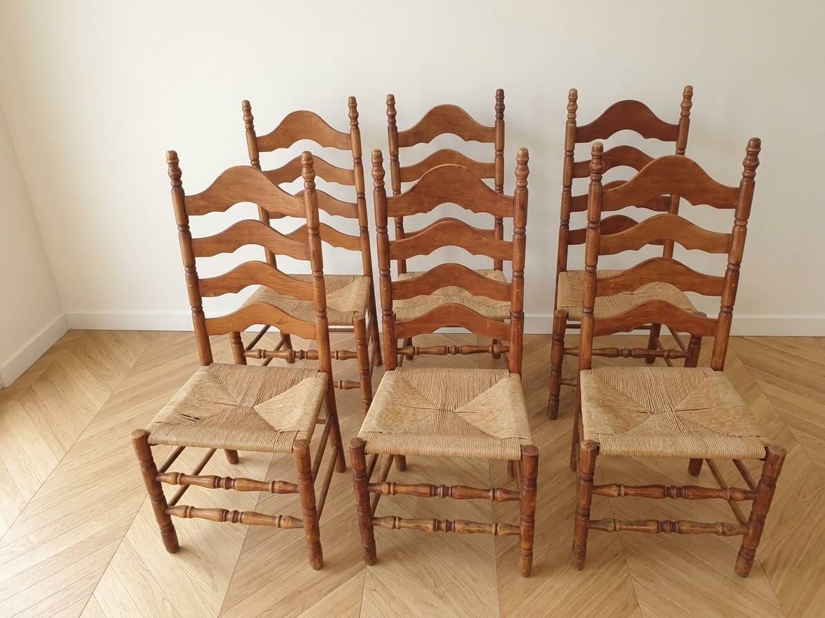 Set of 6 rustic-style chairs in wood and straw.