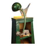 Articulated workshop lamp, magnetic adhesive
