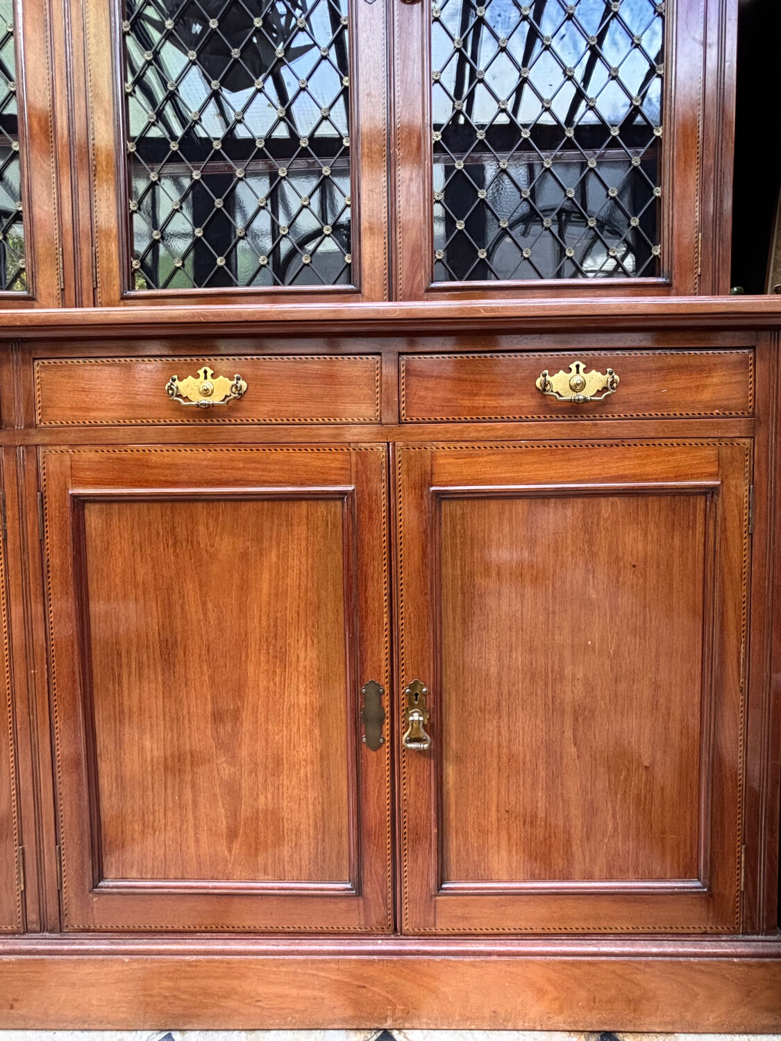 Large English library from the 19th century in mahogany.
