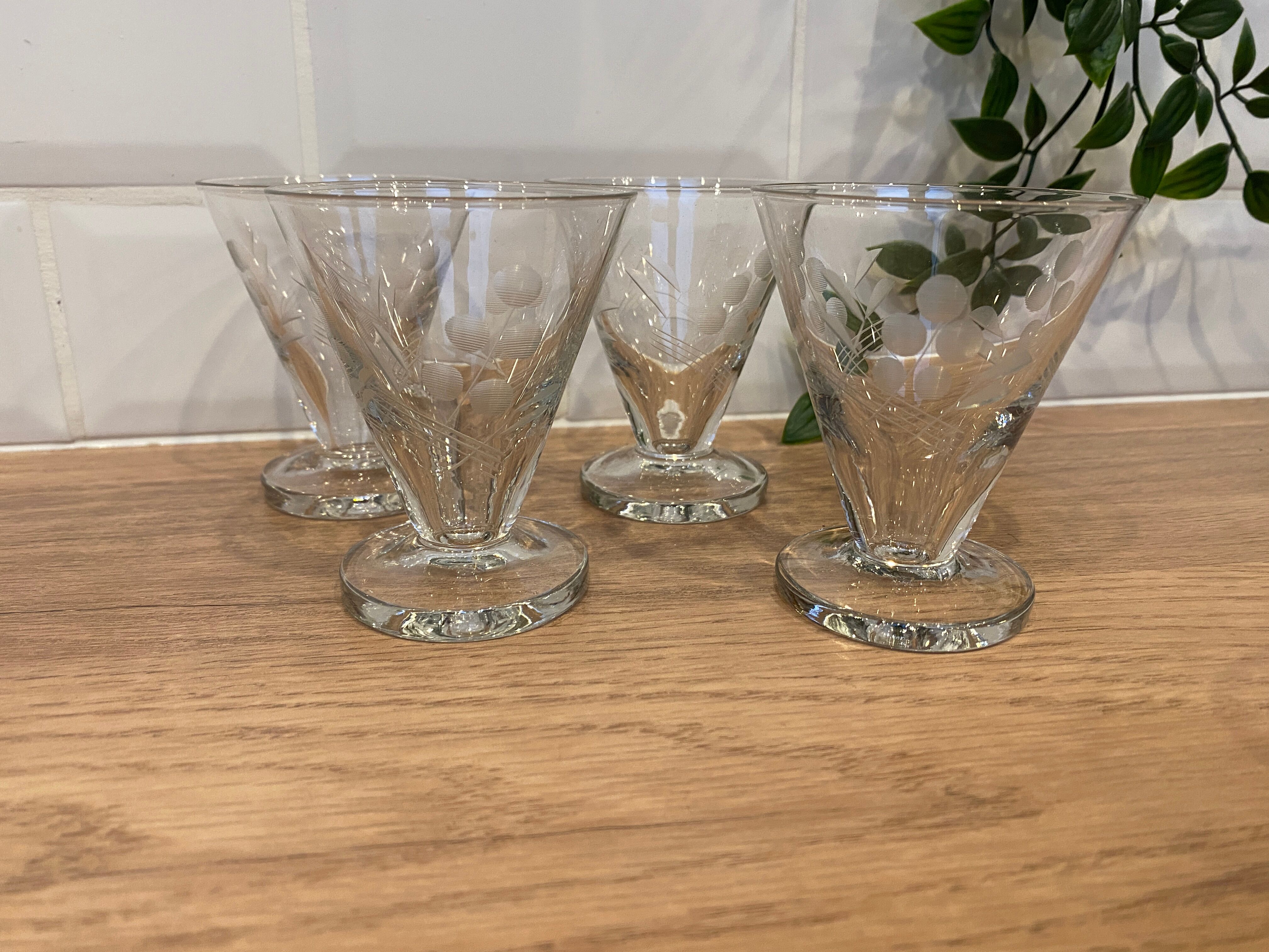 Set de 4 verres à vin blanc en verre gravé