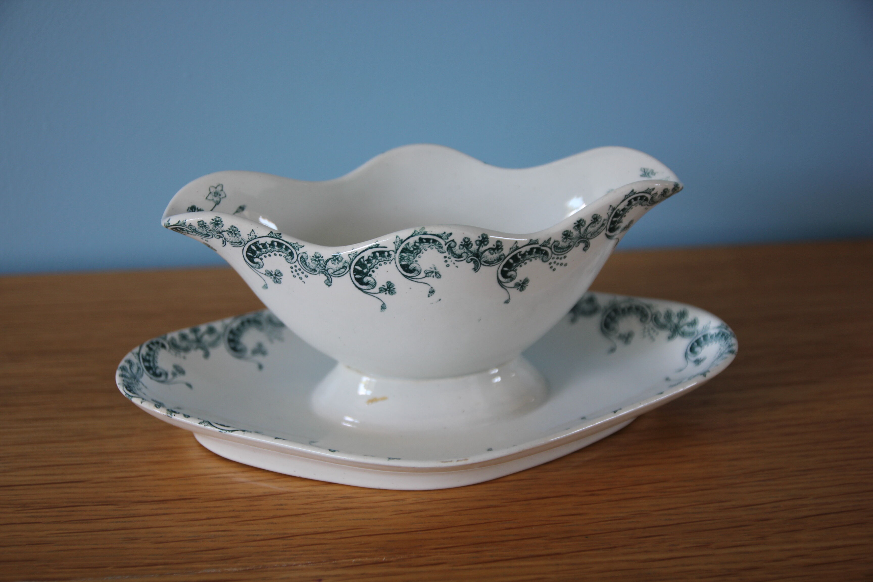 Saucière iron earth Byzantine model of Saint Amand and Hamage