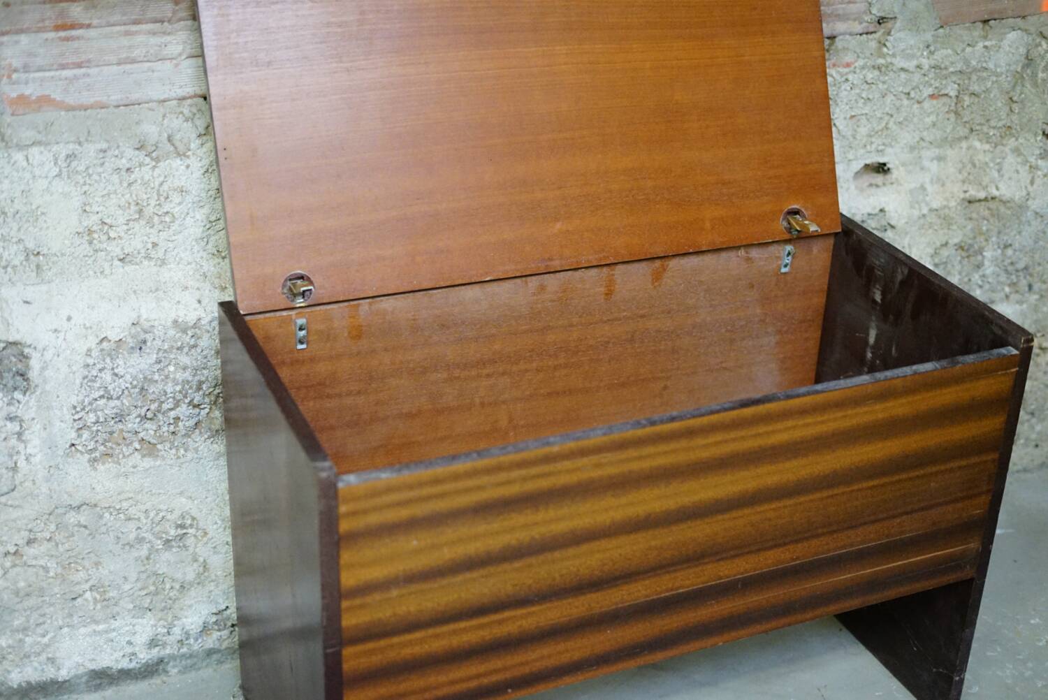 Entrance furniture