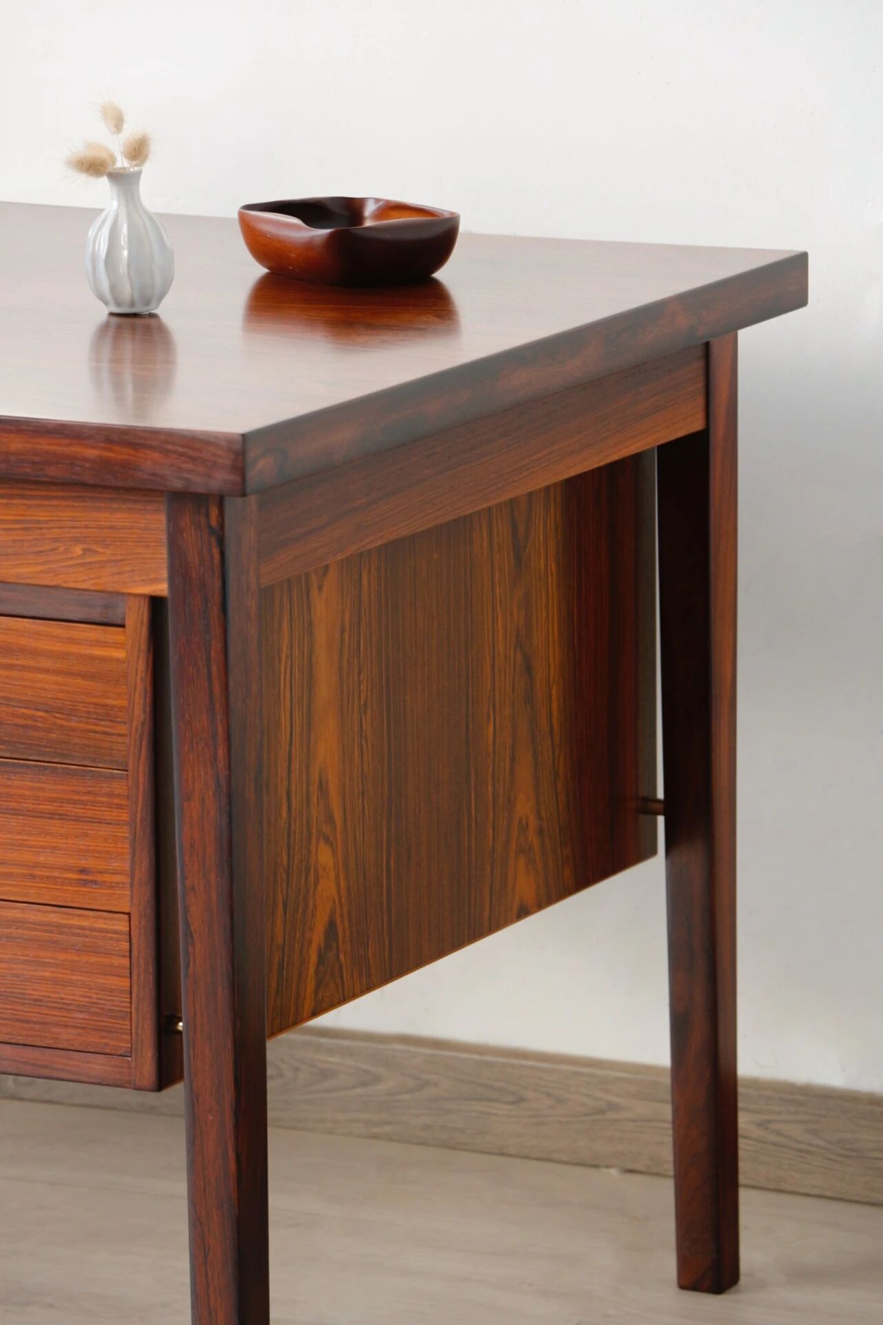 Arne Vodder rosewood desk | Scandinavian executive desk
