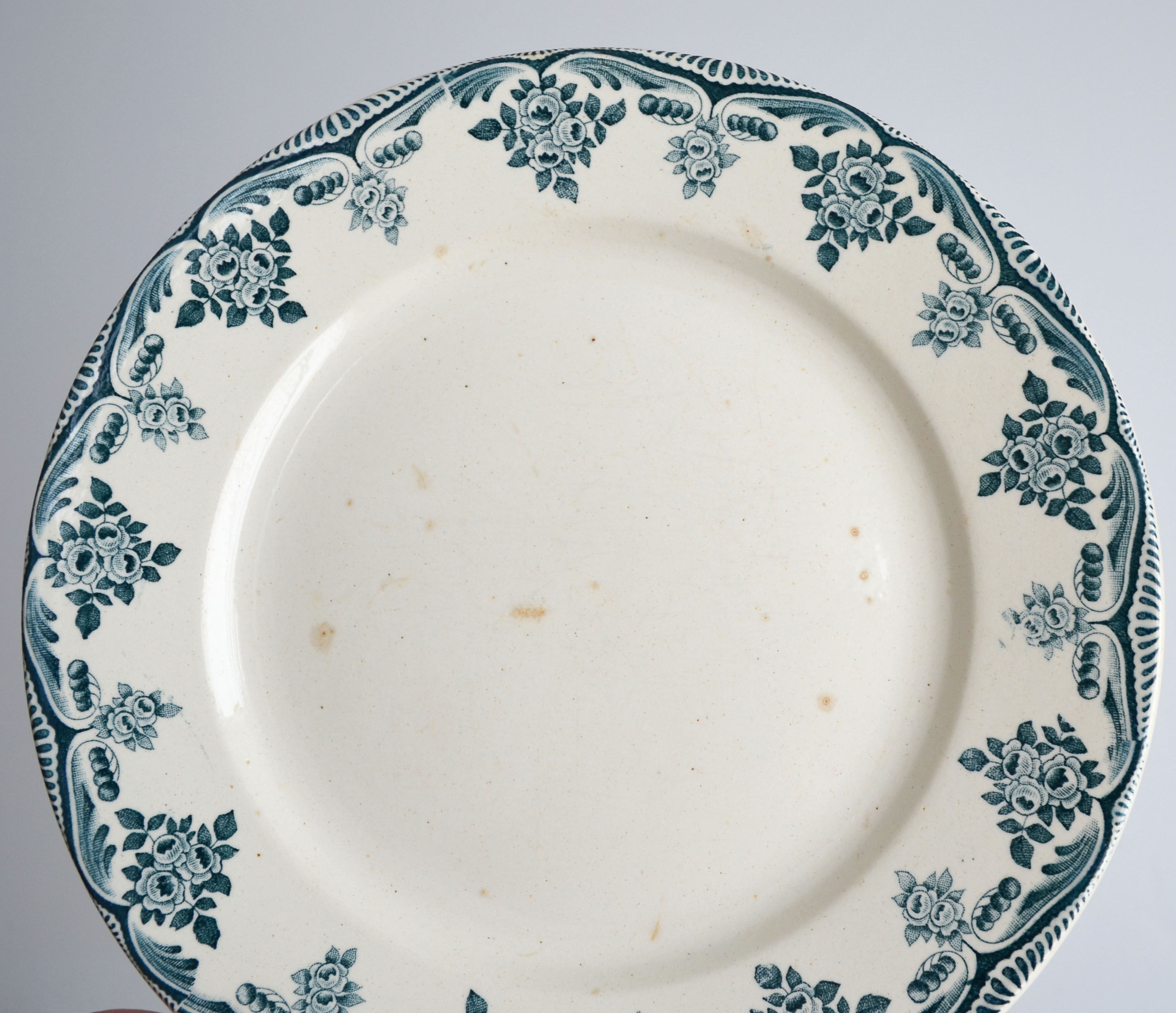 Plates Terre de Fer model bordeaux