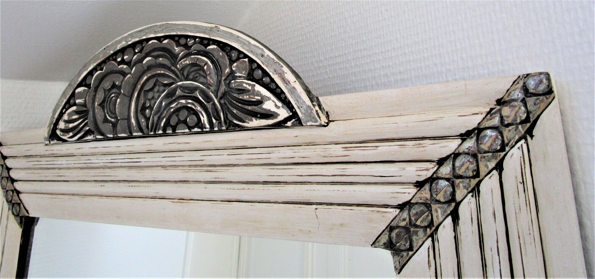 Mirror Art Deco patinated wood and stucco floral patterned Broquart Bordeaux 99 cm x 63 cm