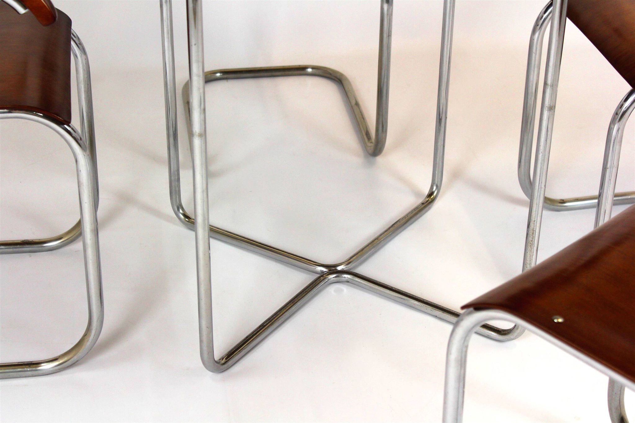 Restored Bauhaus Tubular Steel Round Table And 4 Chairs By M. Stam, 1930s