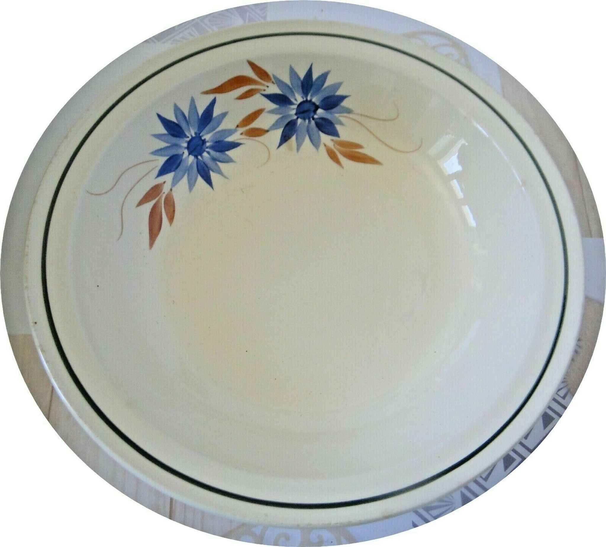 Flat hollow round old earthenware hbcm model queen 28.5 cm