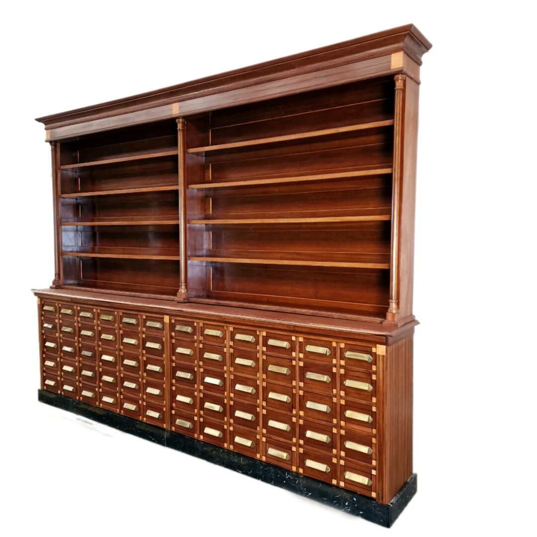 Grand cabinet d’apothicaire antique en acajou, 1909