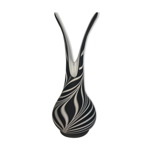 design vase noir et blanc