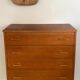 Commode vintage 1960’s  à poignées gainées.