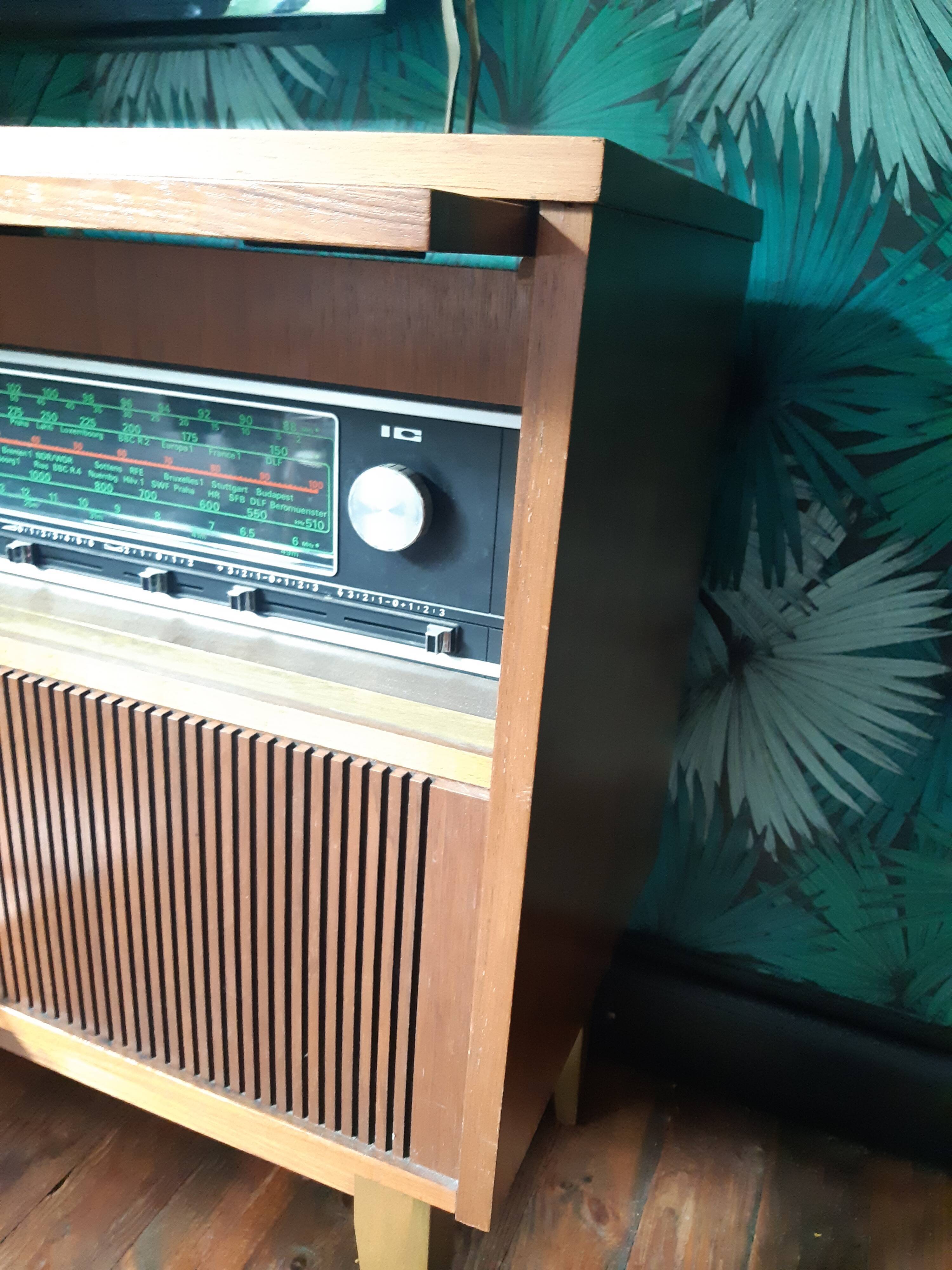 Meuble radio vintage